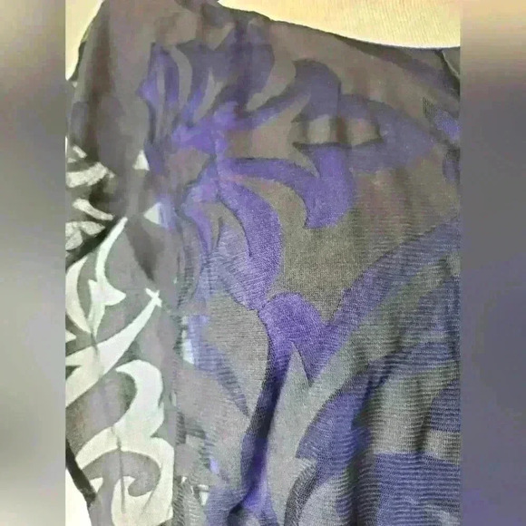 LE CHATEAU sheer top with purple tank  . Size xs - Picture 3 of 8